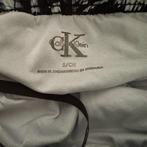 Calvin Klein athletic shorts for women - Picture 3 of 3